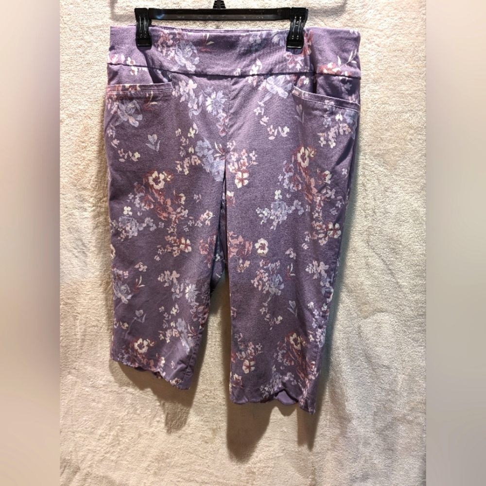 MAKE AN OFFER - Brand New Christopher & Banks Floral Capris